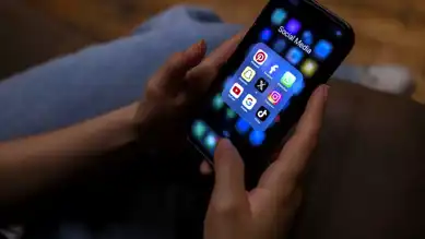 Türkiye'de Mobil İnternet Kullanımı 4 Saati Aşıyor