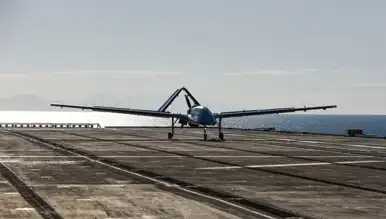 Yerli İHA, TCG Anadolu'da Başarılı İniş-Kalkış Gerçekleştirdi
