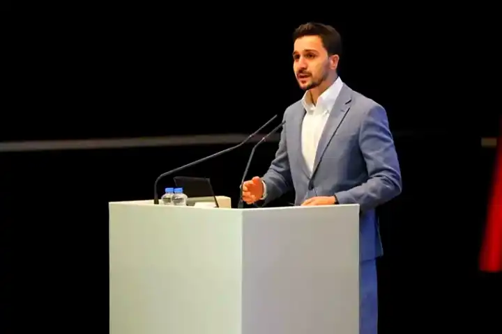 Zuckerberg'den Teyitçi Kararı: AK Parti'den Tepki