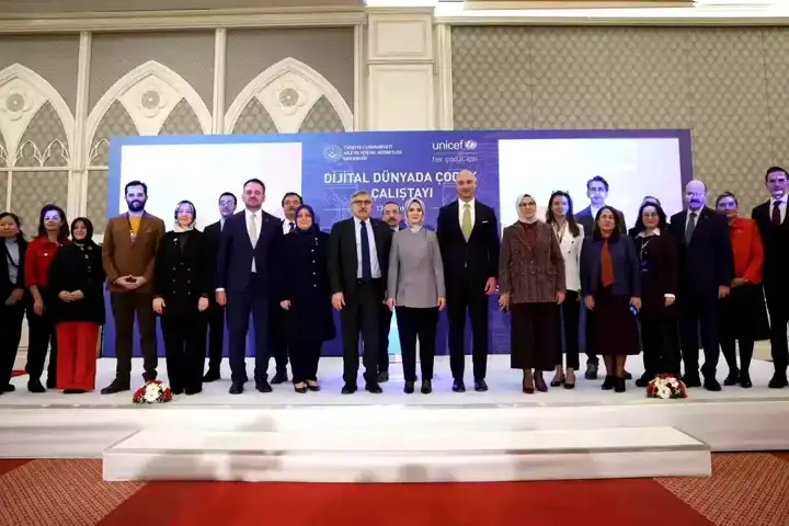 Çocuklar İçin Dijital Düzenleme Geliyor!