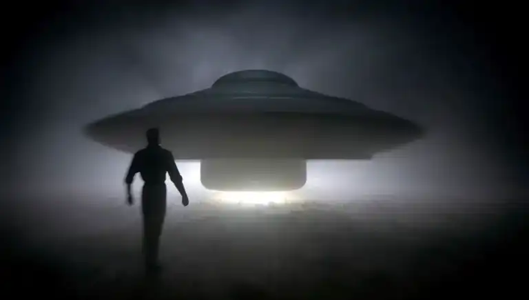 UFO Uzmanı Vallée: Uzaylılar Masum İnsanları Öldürüyor!